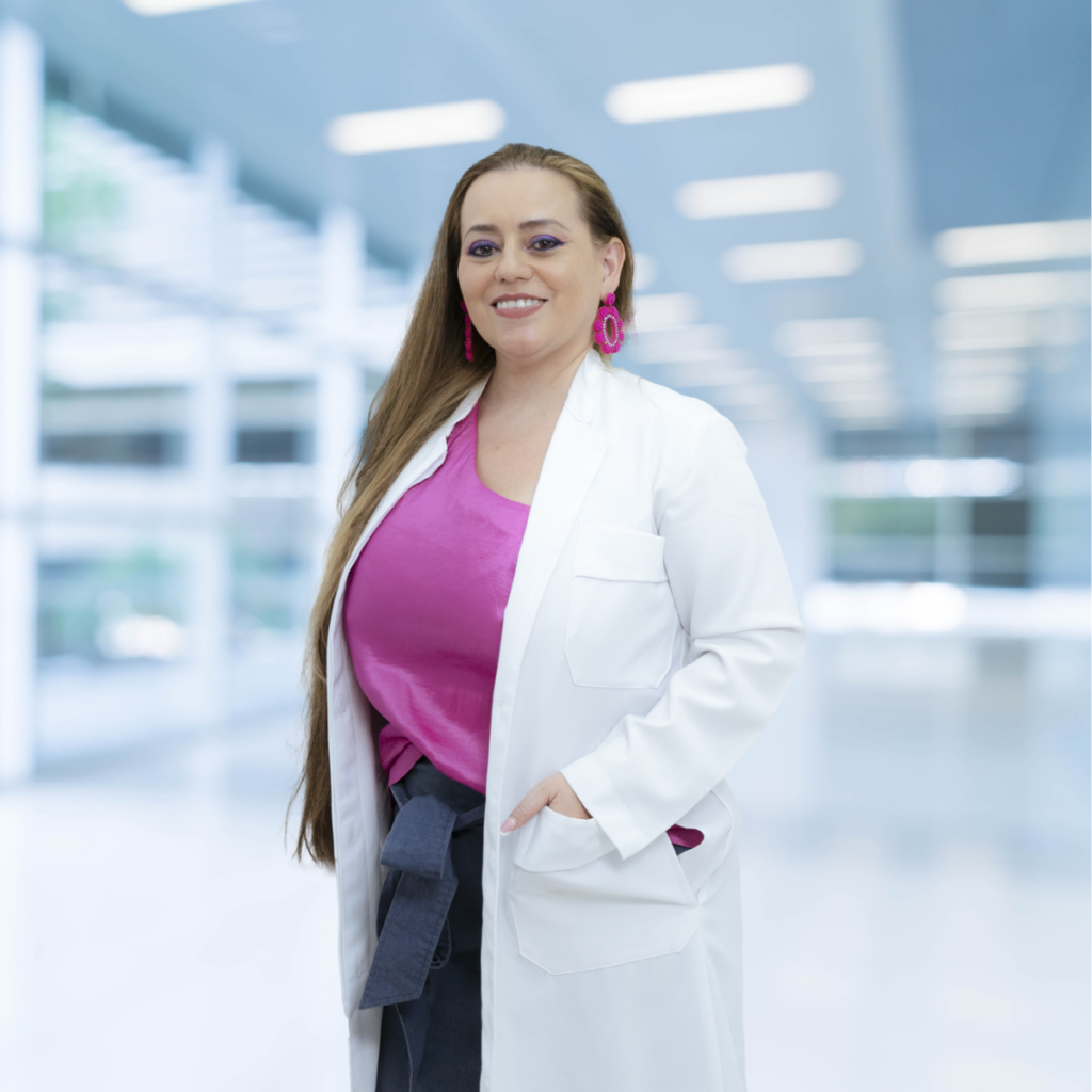 Dra. Angélica María Torres - Cirujana Plástica